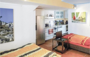 Stunning Apartment In Linz Am Rhein With Kitchen